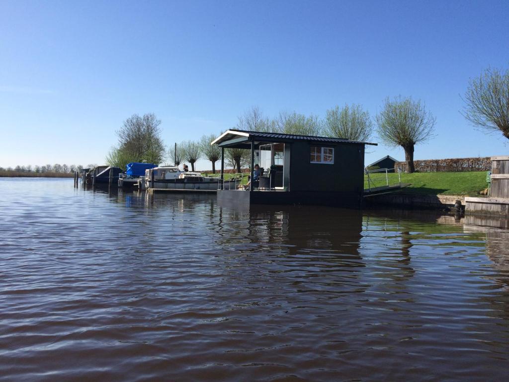 Gallery image of Waterhut 1 Aduarderzijl in Aduarderzijl