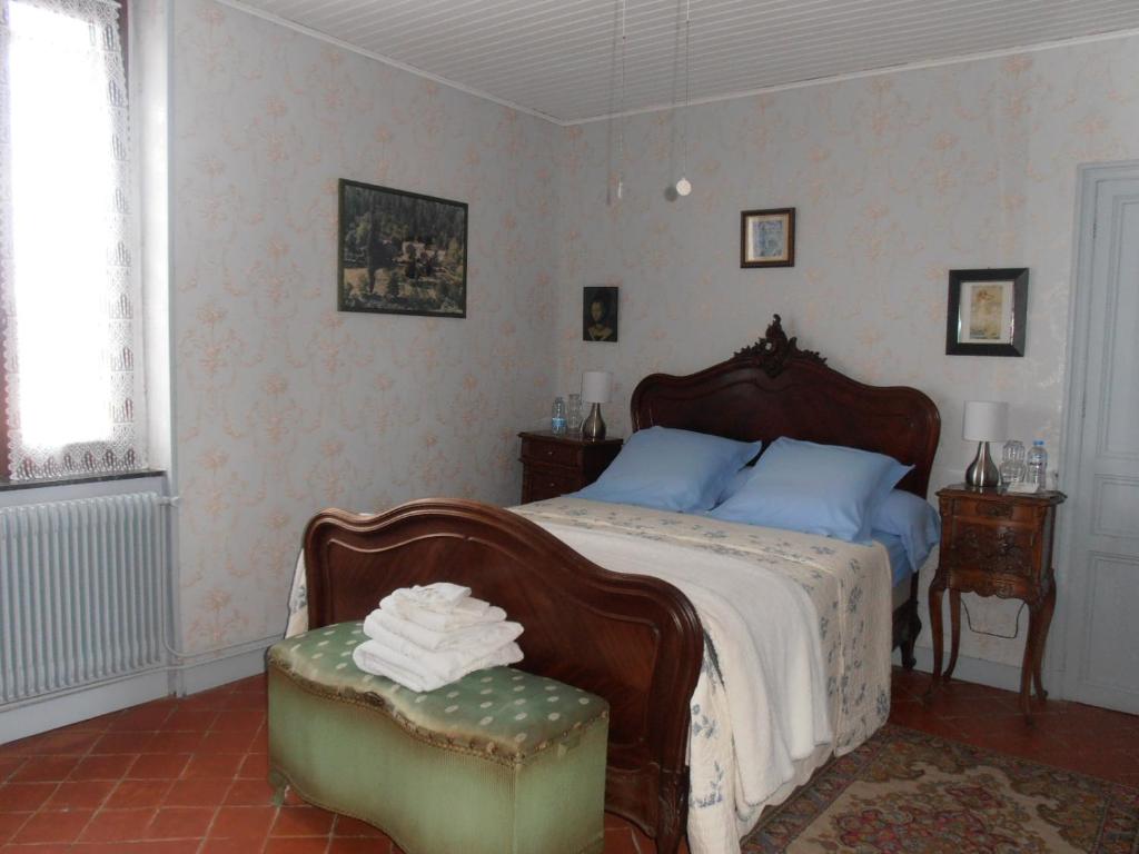 L'Orchidée - Double Room With Shared Bathroom