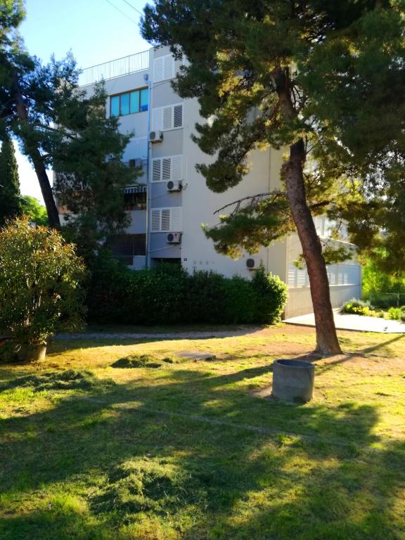 Vonkajšia záhrada v ubytovaní Beach Split Apartments