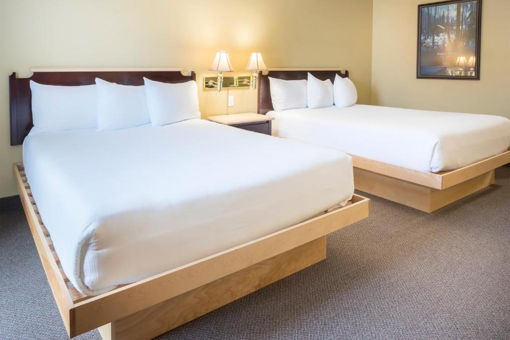 Hotel Baie Saint Paul - Queen Room With Two Queen Beds