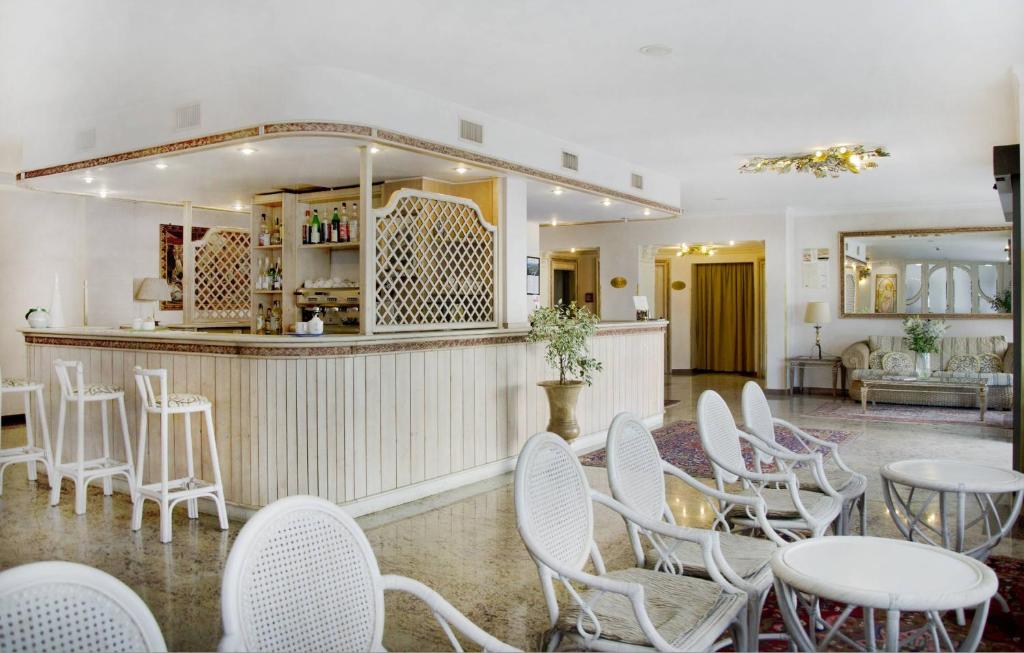 Lounge nebo bar v ubytování Hotel Sole