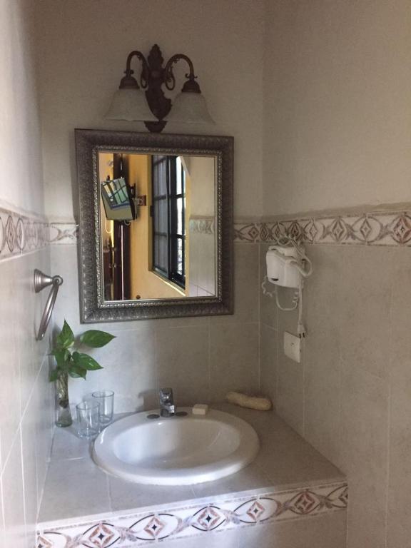 Koupelna v ubytování Hotel San Miguel Arcangel