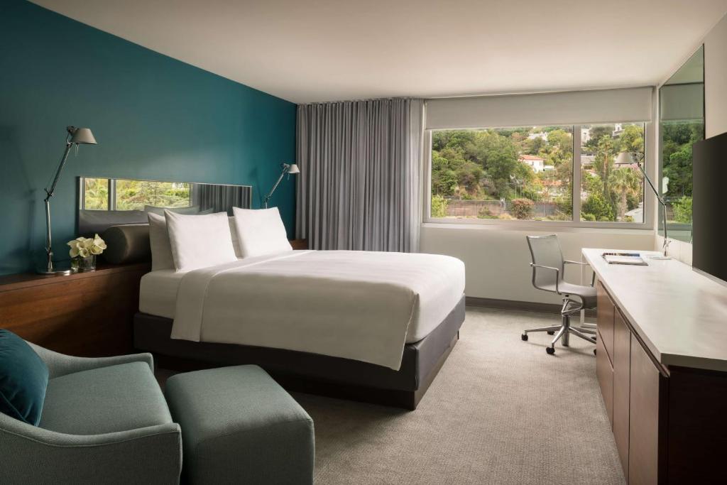 Andaz West Hollywood, By Hyatt - King Room With Hollywood Hills View
