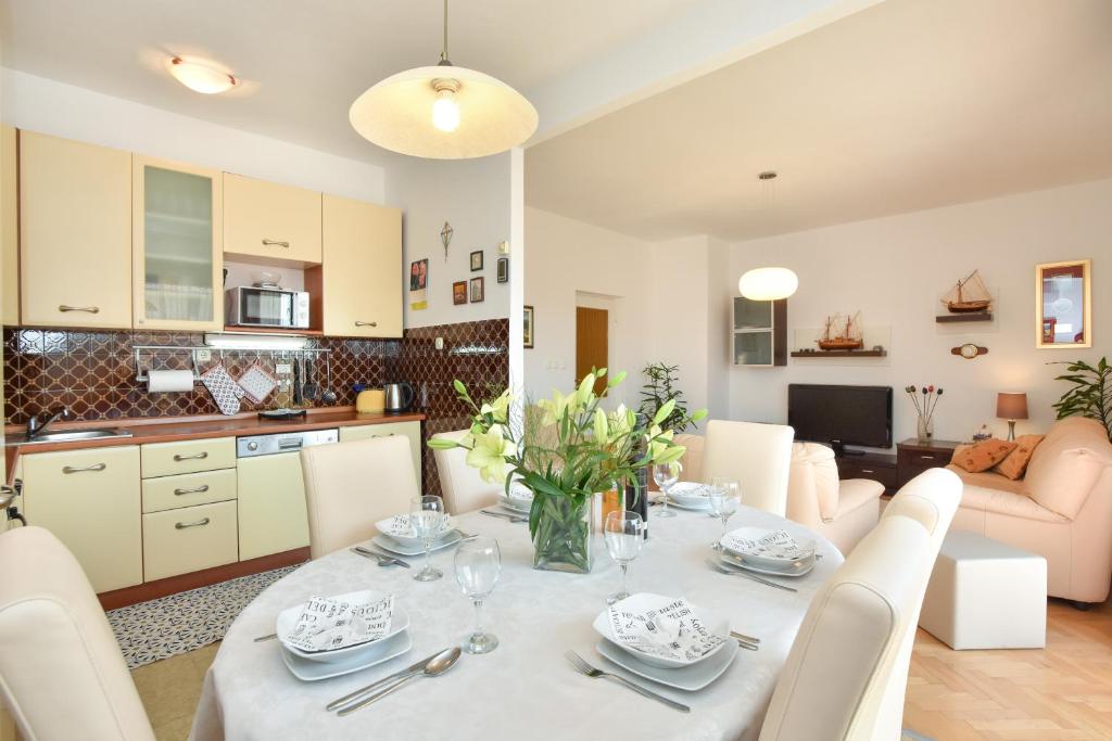 Kuchyň nebo kuchyňský kout v ubytování Apartment Bezic