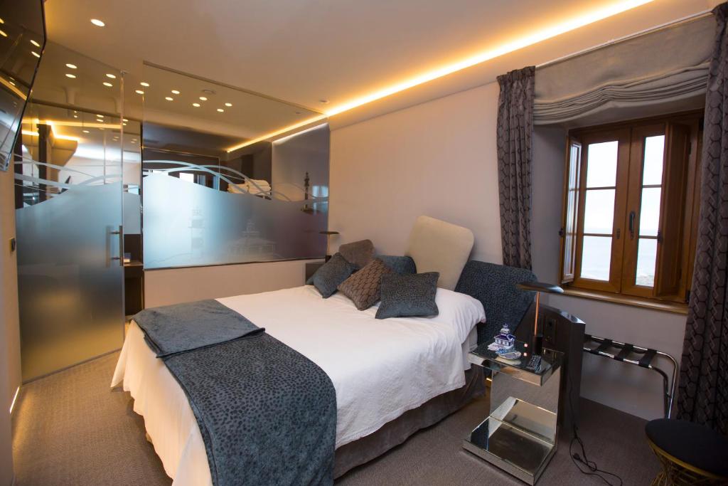 Faro Isla Pancha AT, Ribadeo – Updated 2022 Prices