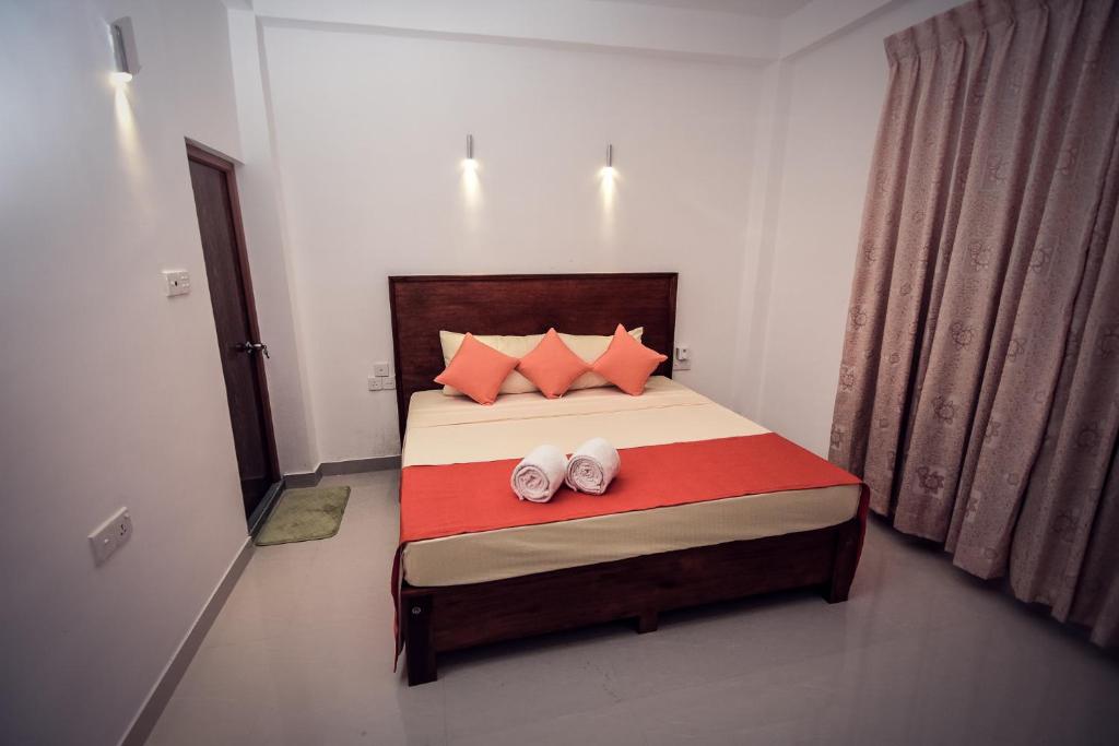 Postel nebo postele na pokoji v ubytování Heavens Door Guest Inn