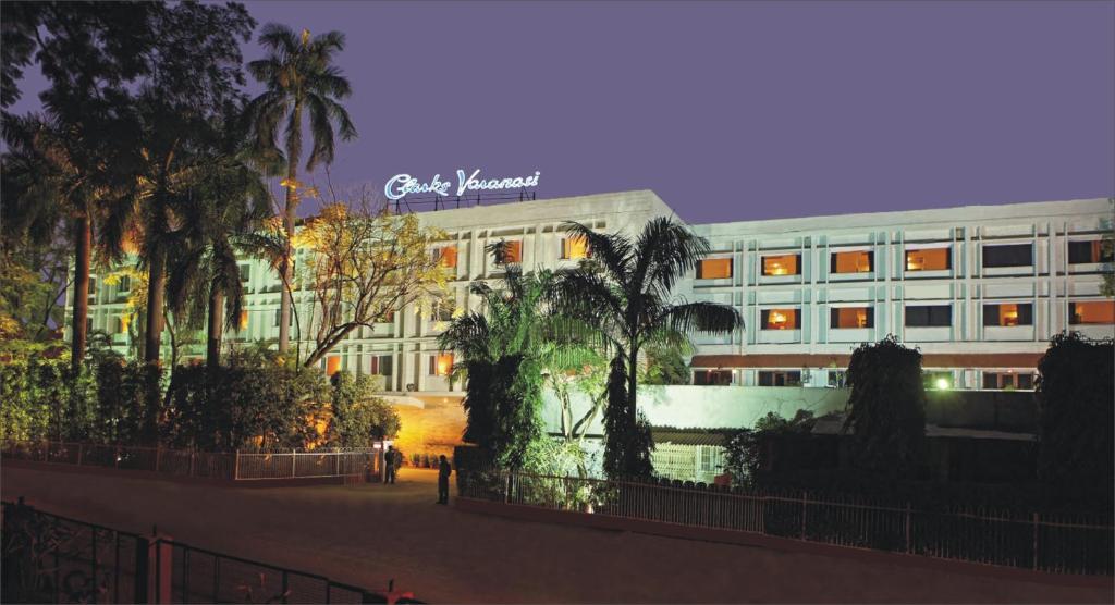 Hotel Clarks Varanasi, India - Booking.com