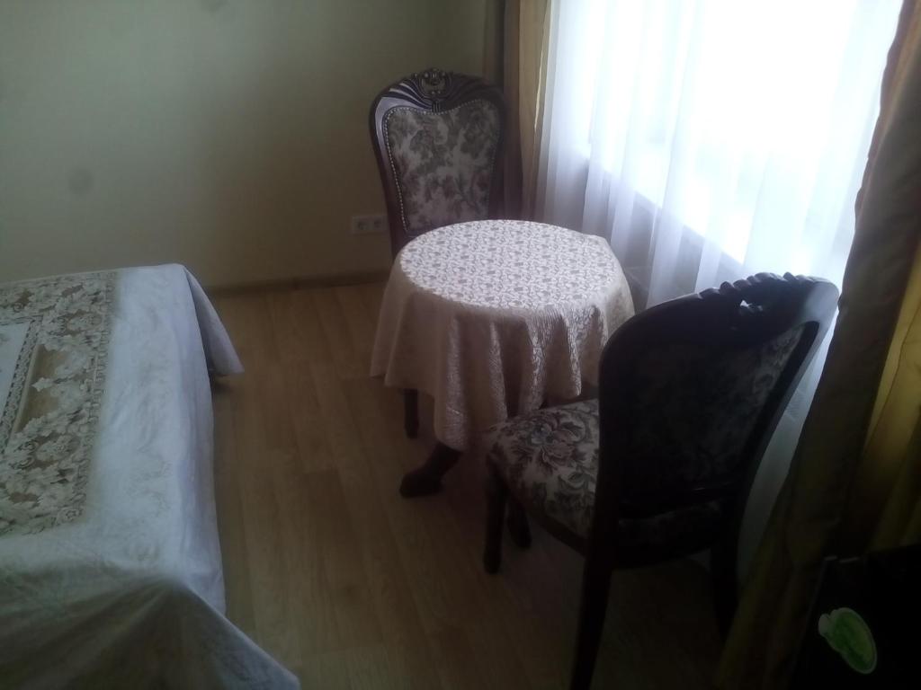 Postel nebo postele na pokoji v ubytování Sveciu Namai Avada