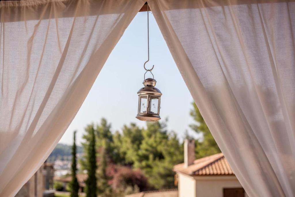 Fotografie z fotogalerie ubytování Luxurious Stone House v destinaci Siviri