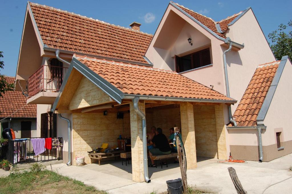 Budova, kde se vila nachází