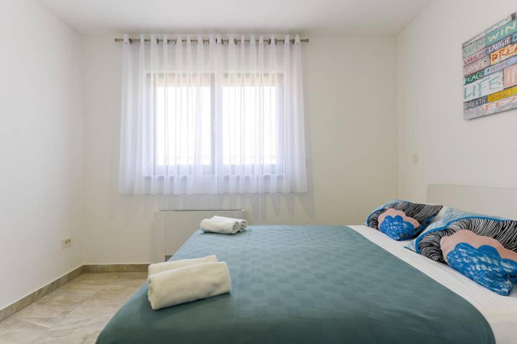 Ivy Apartments - One-Bedroom Apartment