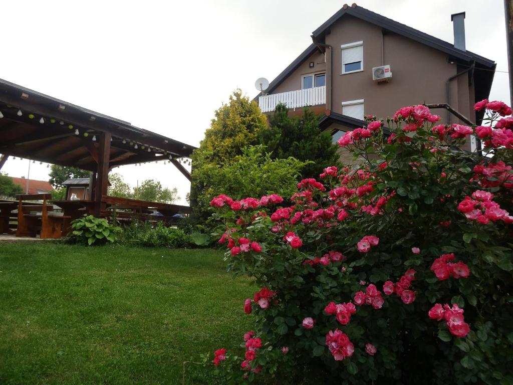 Gallery image of Apartments and Rooms Kristina in Drežnik Grad