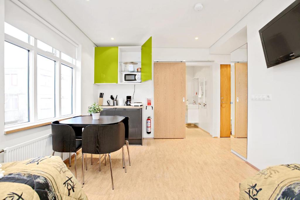 Alfred's Apartments - Studio Apartment (2 Adults)