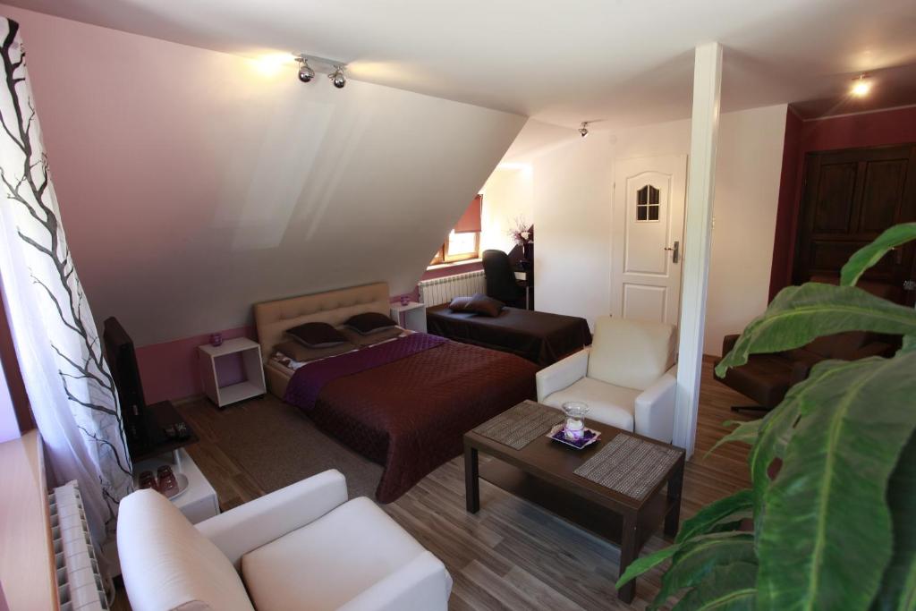Zajazd Siodlo Hotel&Restauracja - Economy Triple Room