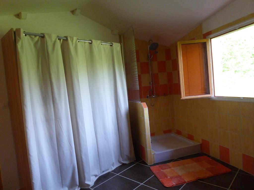 Fotografie z fotogalerie ubytování Chalet aux pied des vignes v destinaci Montigny