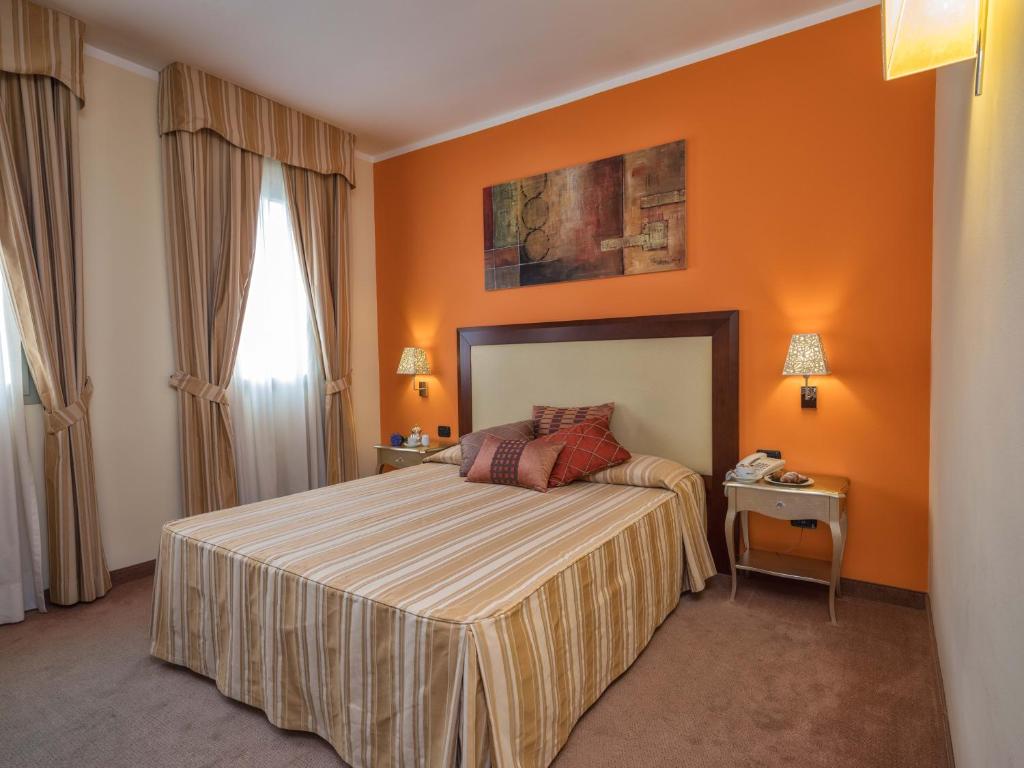 Postel nebo postele na pokoji v ubytování Hotel For You