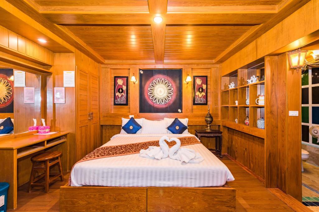 Baan Ratchapruek - 12