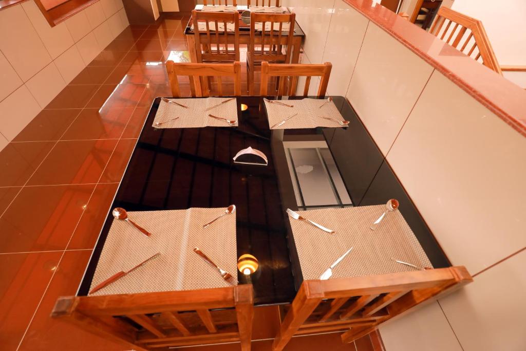 Restaurace v ubytování Roses Inn Fortkochi
