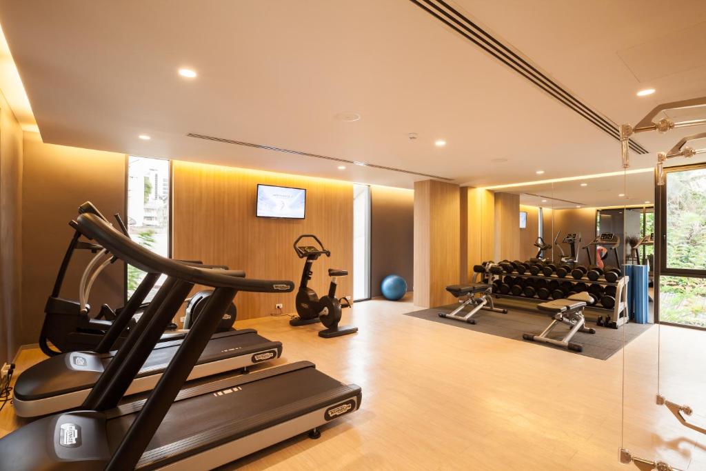Fitness centrum a/nebo fitness zařízení v ubytování Ad Lib Hotel Bangkok