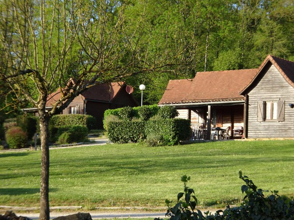 Zahrada ubytování Les Chalets de Thegra proche de Rocamadour et Padirac