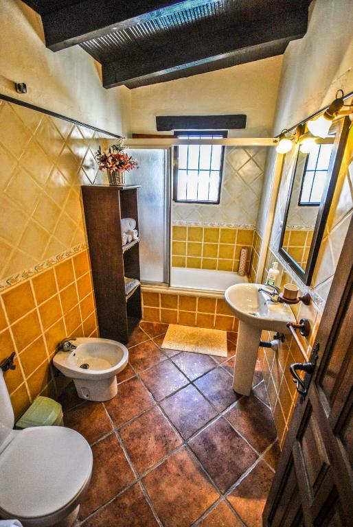 Un baño de Cortijo Las Monjas