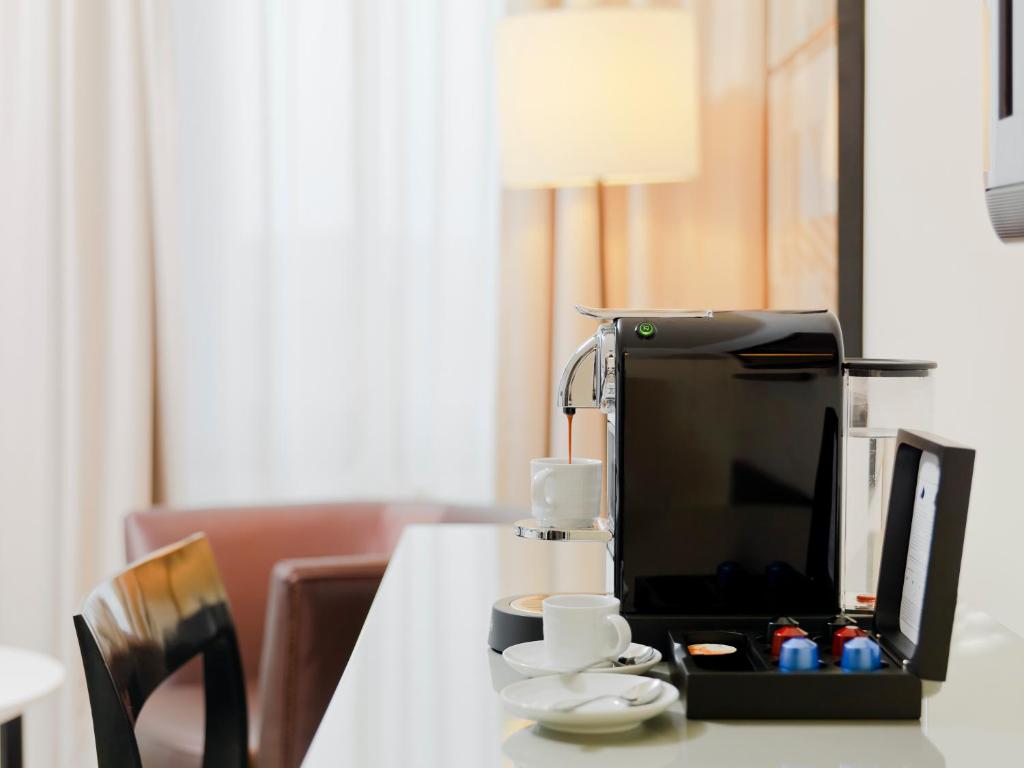 H10 Berlin Ku'Damm - Resim 15