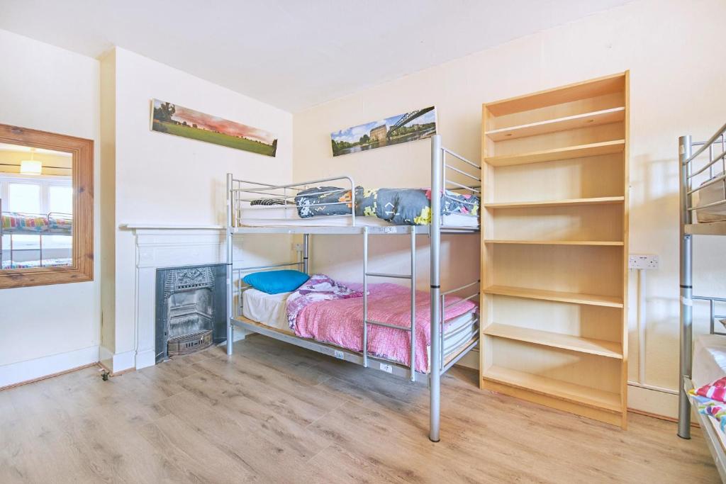 Hootananny Hostel photo