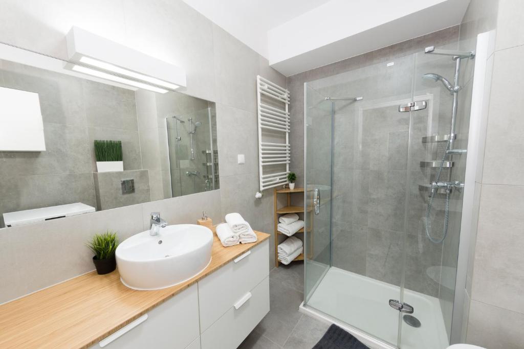 BatogoSpot Towers - 11