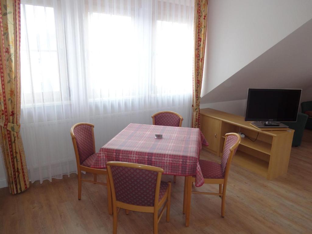 TV a/nebo společenská místnost v ubytování Appartements Leibold