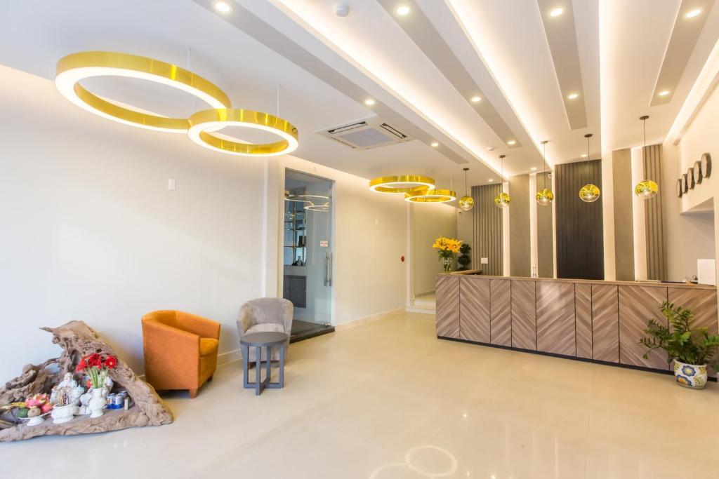Khu vực ghế ngồi tại Binh Duong Resident Hotel