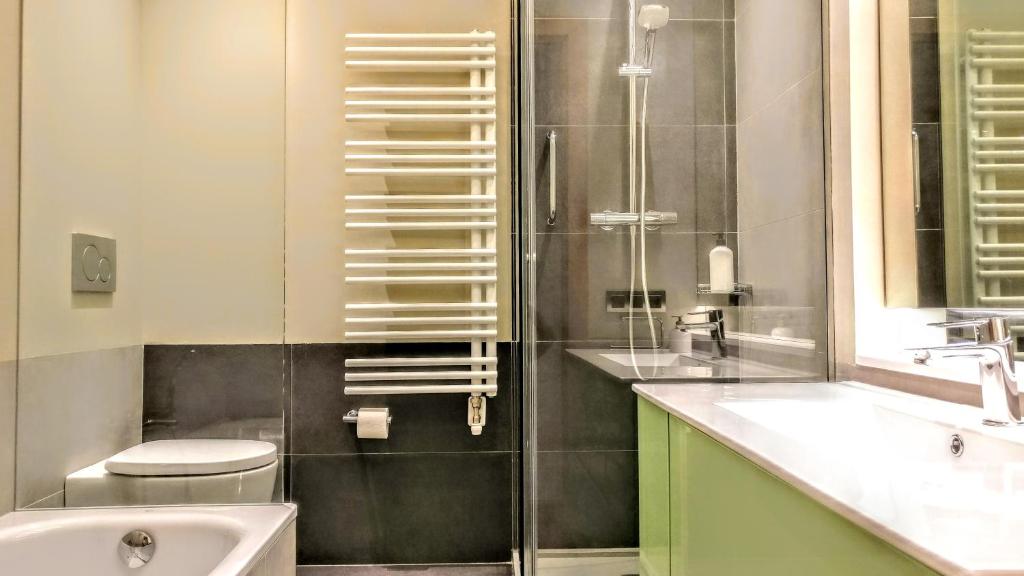Kúpeľňa v ubytovaní BizFlats Eixample Apartments