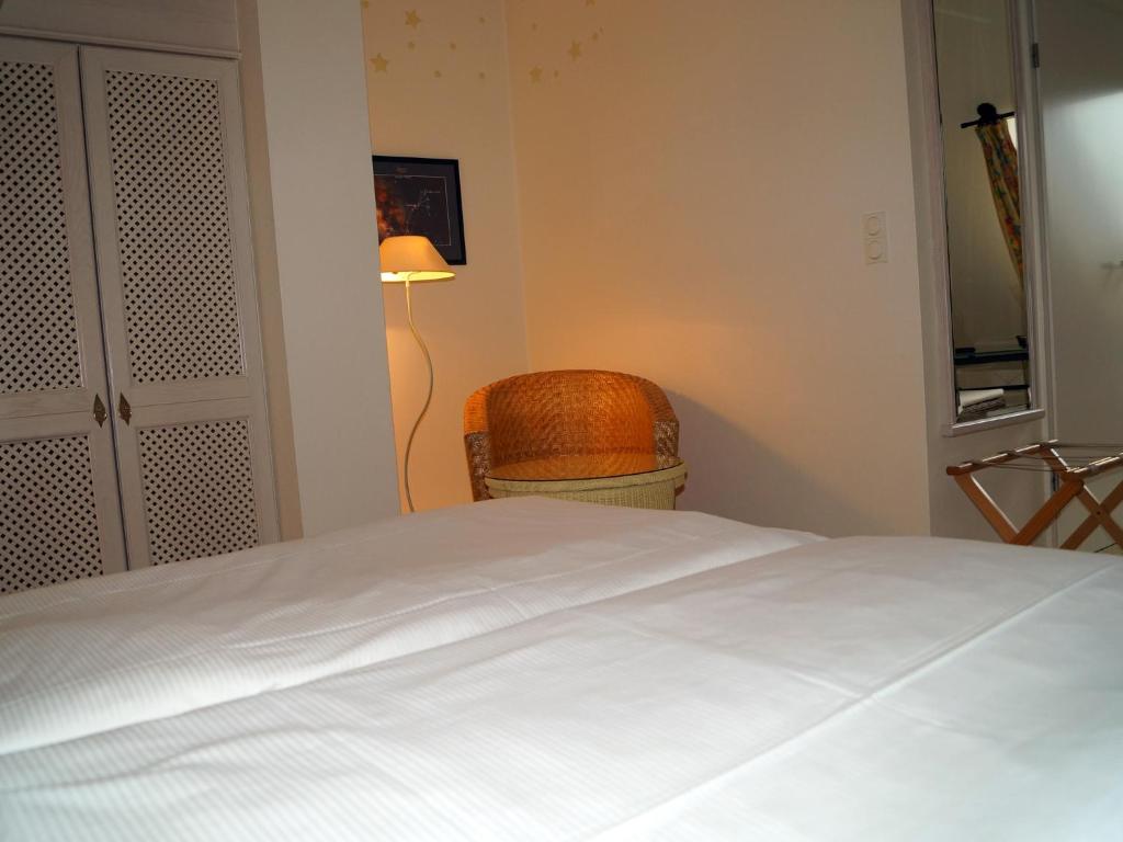 Entrée Groß Borstel Garni Hotel - Resim 35