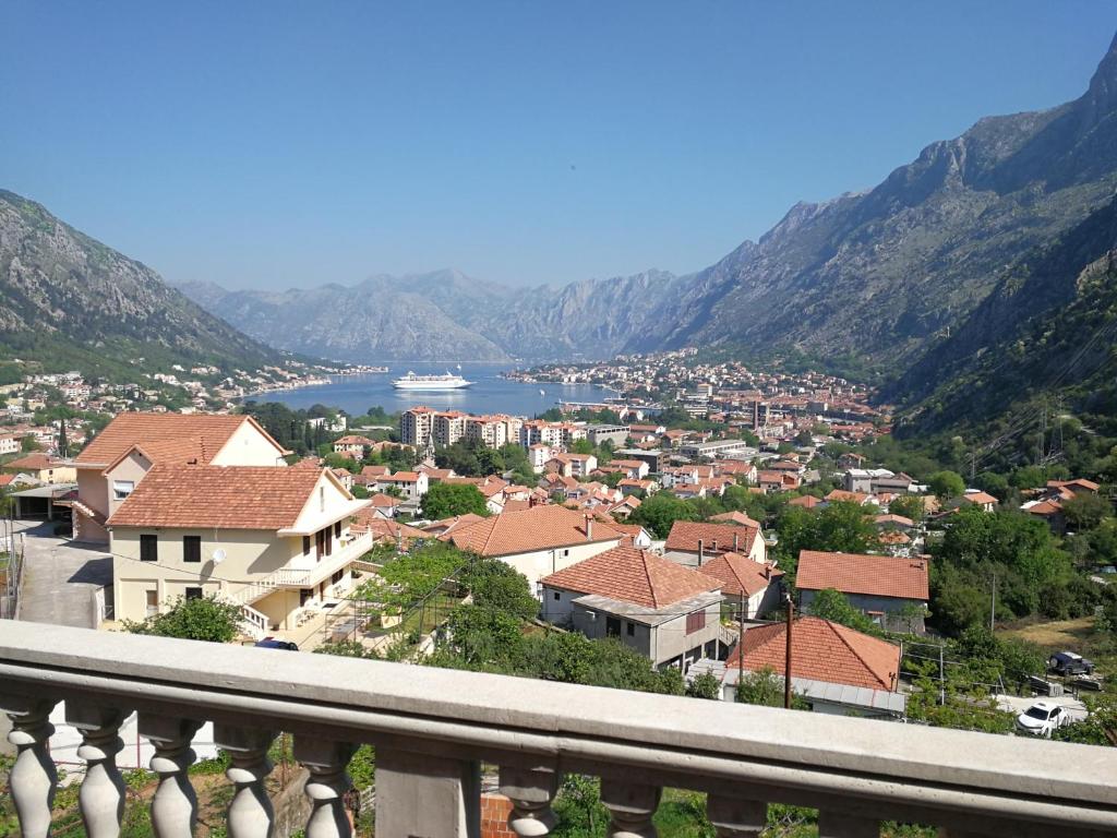Kraštovaizdis prie apartamentų