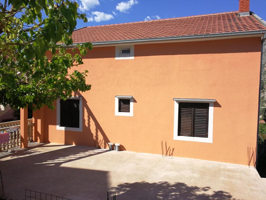 Pastatas, kuriame yra šie apartamentai