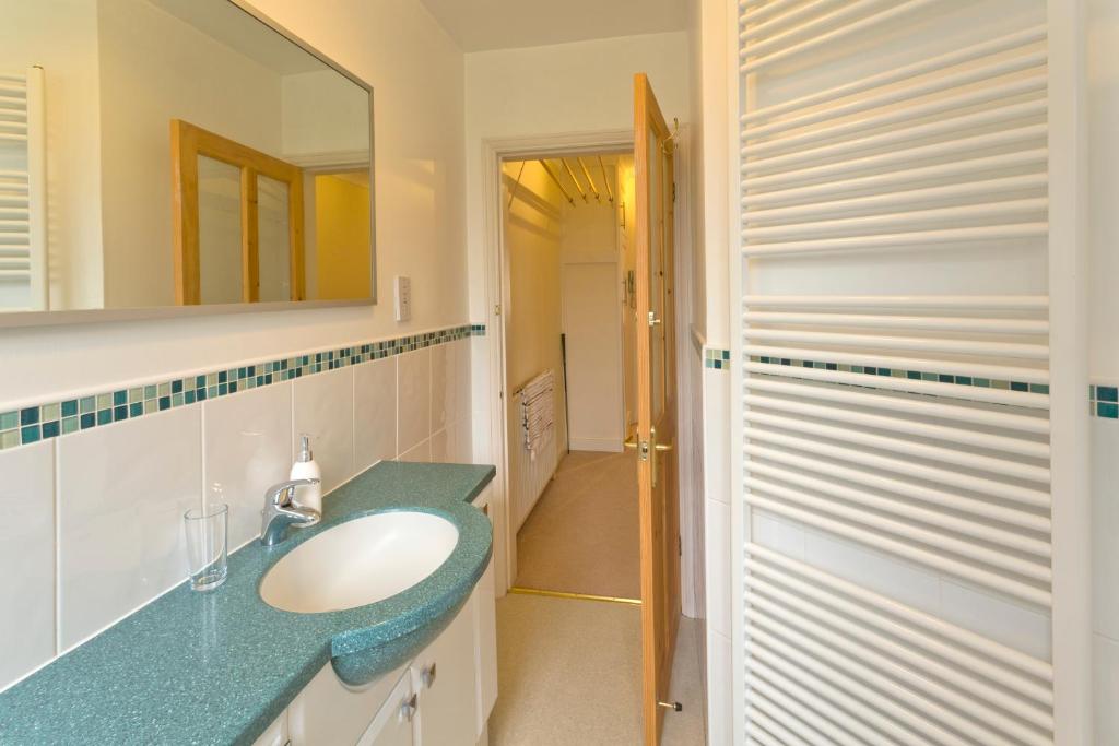 Poplar House Serviced Apartments - One-Bedroom Apartment