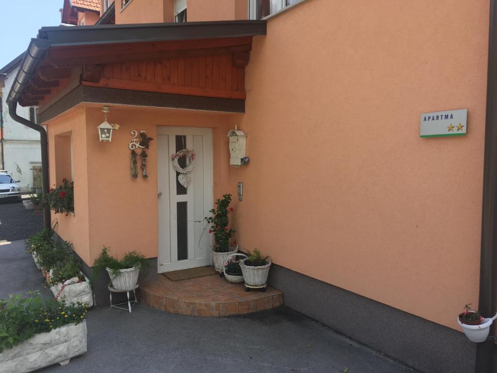 Budova, kde se apartmán nachází