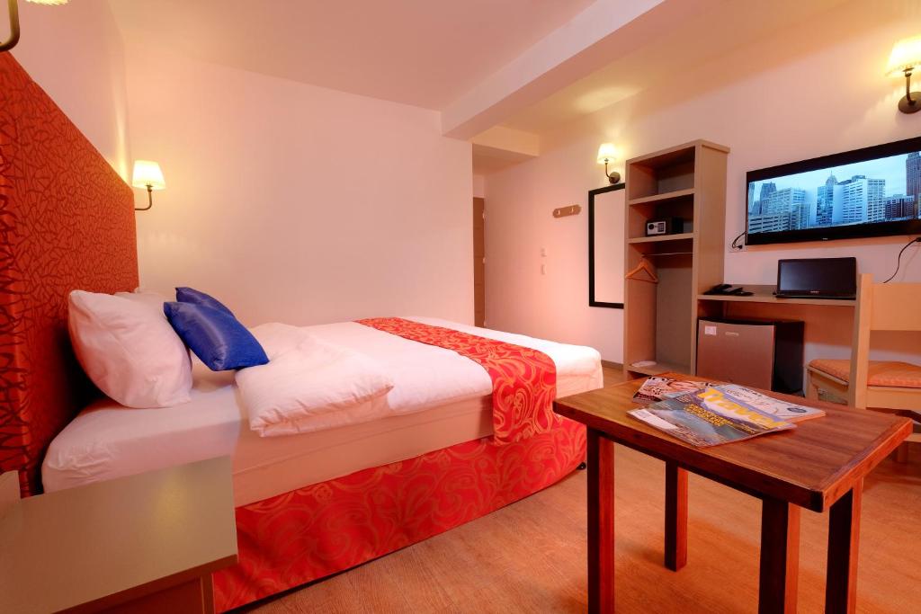 TV a/nebo společenská místnost v ubytování Frankfurter Deluxe Inn
