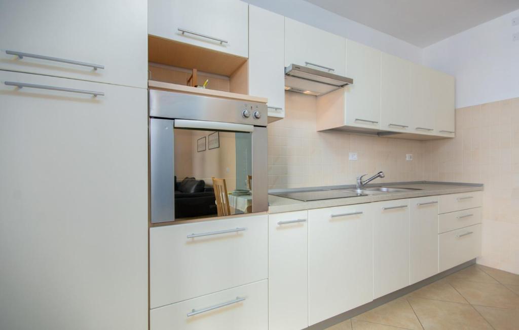 Kuchnia lub aneks kuchenny w obiekcie Apartment Riva Porec