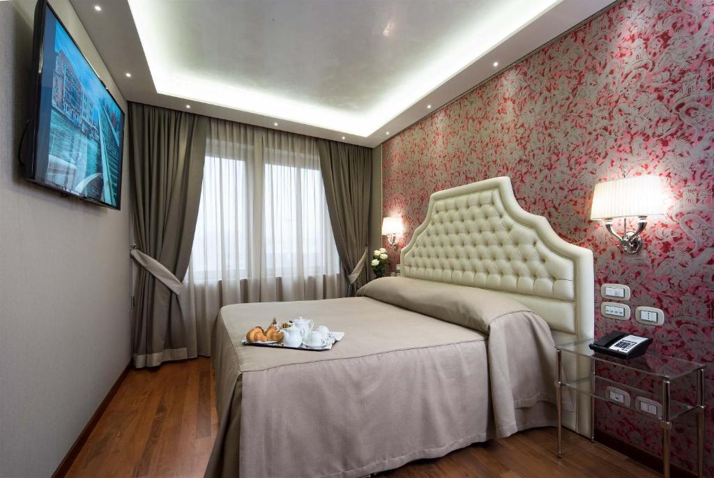 Gallery image of Hotel Santa Chiara in Venice