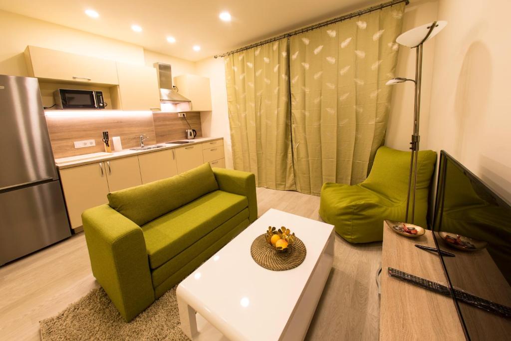 Newly build 2 room apartment. 20-25 min walk to old city - Housity