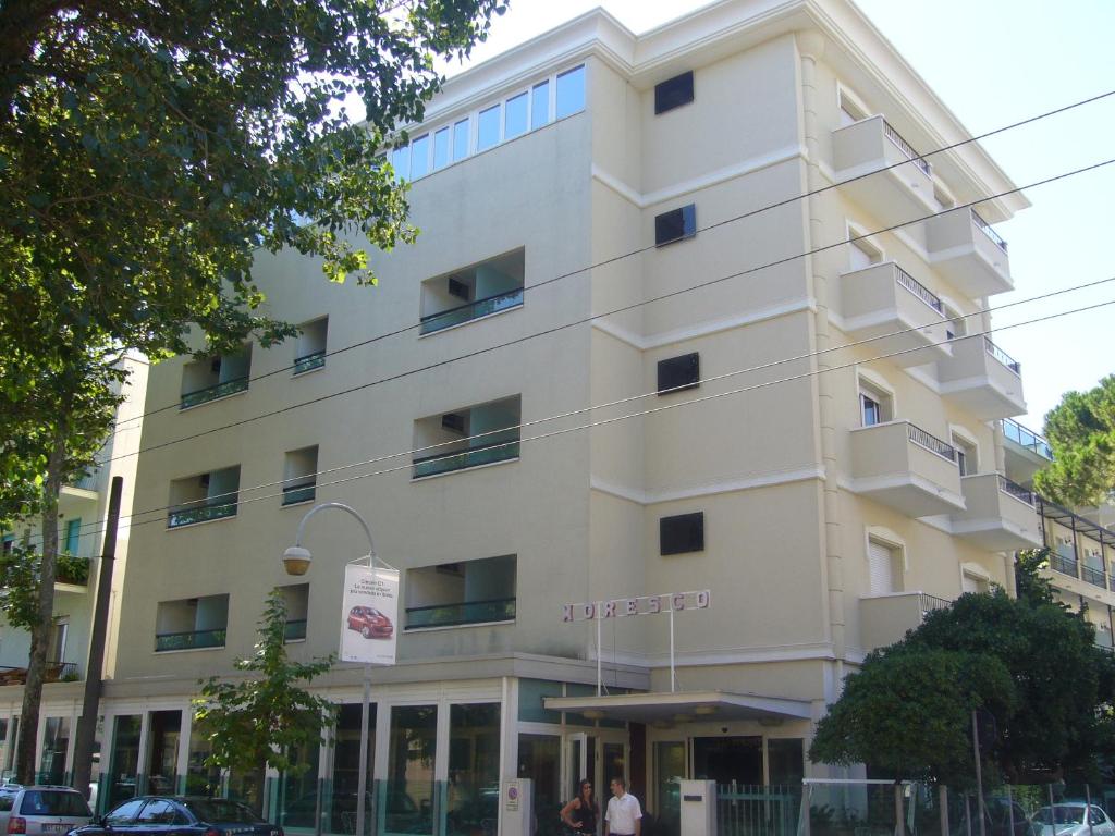 Hotel Moresco Riccione - Piscina Beach Village - Resim 12