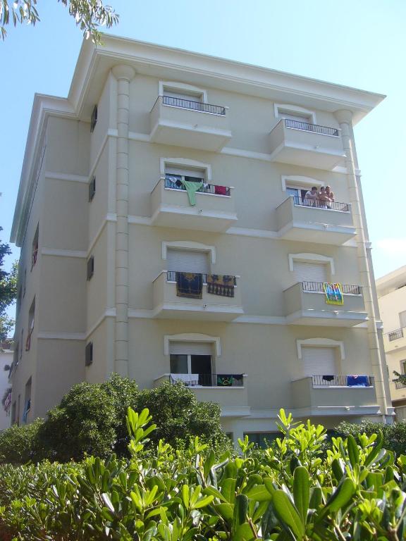 Hotel Moresco Riccione - Piscina Beach Village - Resim 10