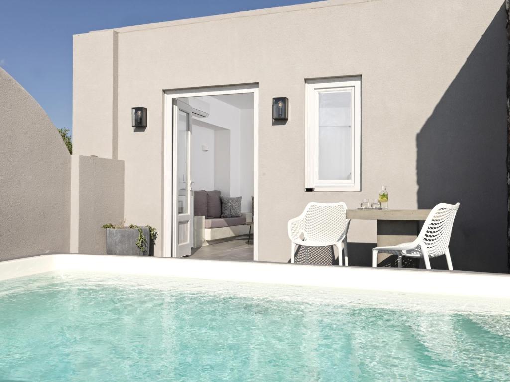 Elysian Santorini - 18