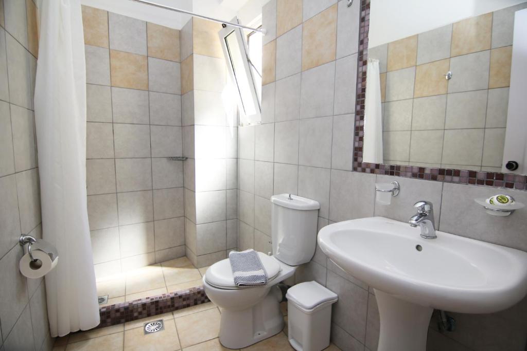 Koupelna v ubytování Evropi Hotel