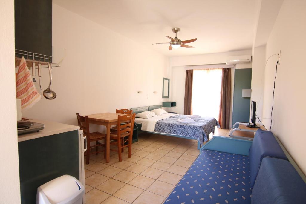 Postel nebo postele na pokoji v ubytování Evropi Hotel