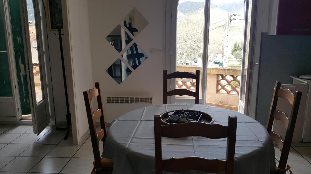 Jadalnia w apartamencie