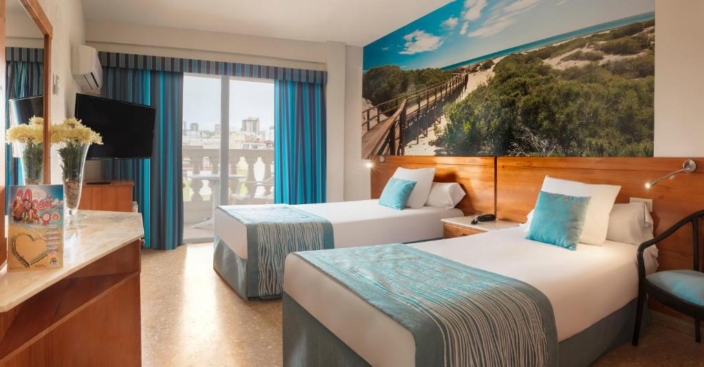 
Standard Double Room (1 adult + 1 child)
