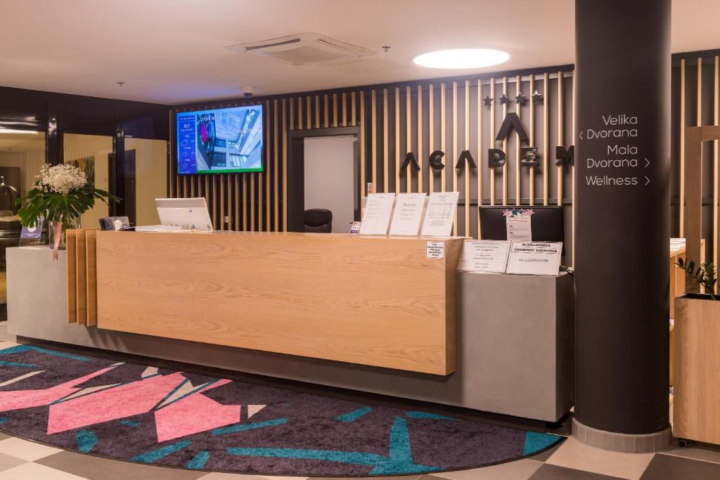 Hotel Academia - Resim 6