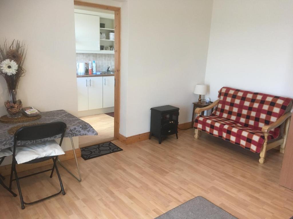 Baurleigh studio apartment P72F340