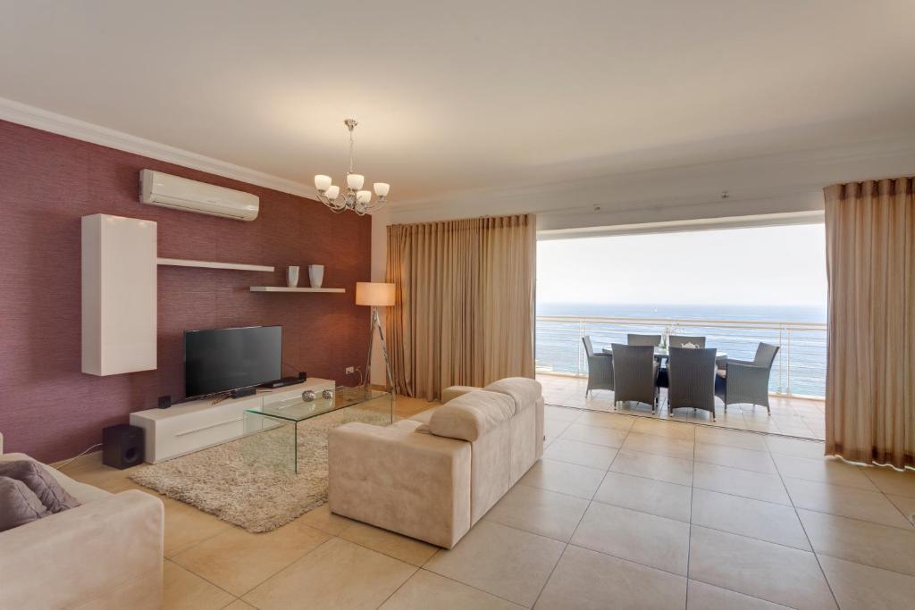 Seafront Apartment Sliema - Apartment With Sea View